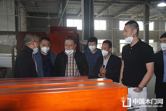 重庆市木门行业协会召开四届二次理事会