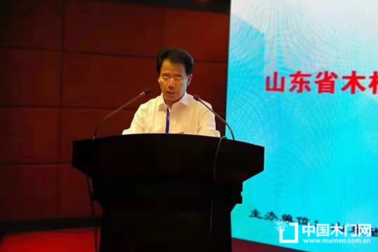 杨曰录
