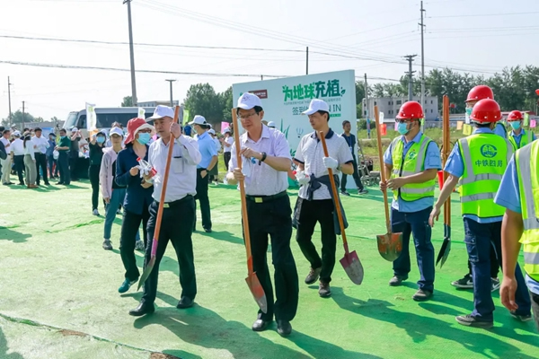 大自然家居联合一众大佬为地球充植