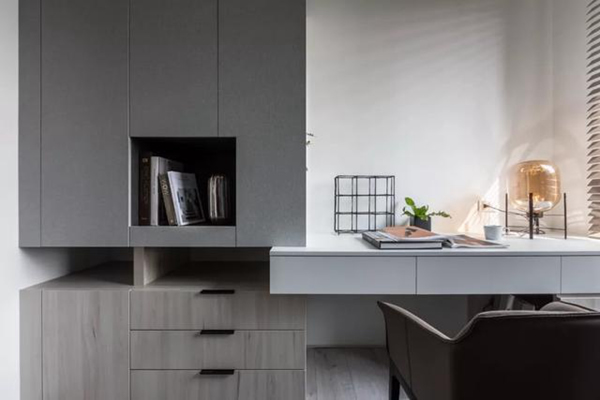 嘉木丽家：定制柜+书桌组合，小空间大利用的好设计！