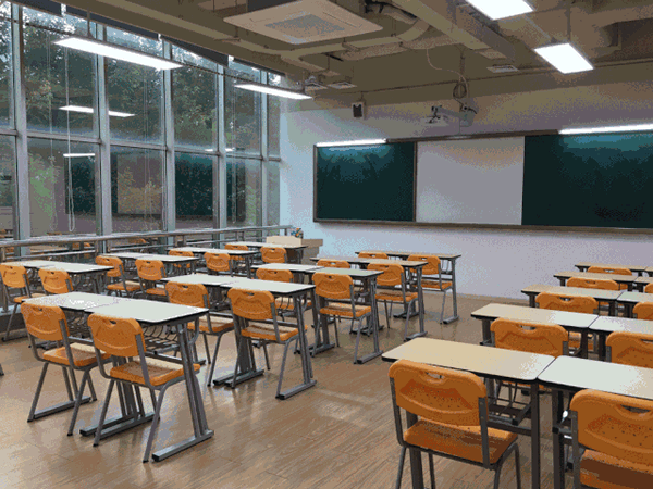 美能门业：开学季，那些你值得驻足的“门”