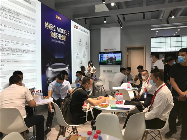 大自然木门：2021品牌联合招商盛典来袭