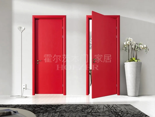 霍尔茨木门：黄色墙面搭配这样的门，即刻点亮平淡生活