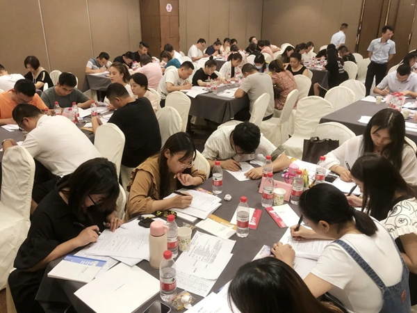金骑士T型木门第三期启航培训班圆满结束