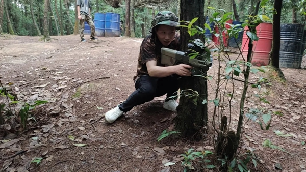 双羽定制家多部门户外拓展活动提升团队战斗力