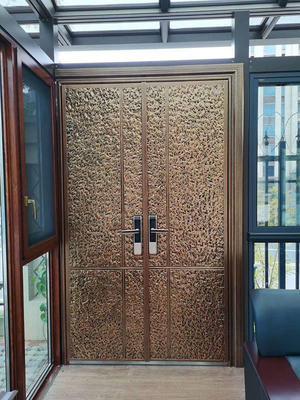 欧华尊邸铸铝门，彰显着个性、稳重大气