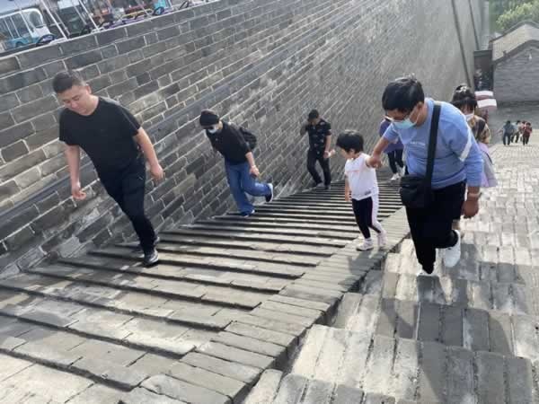 兄弟木门