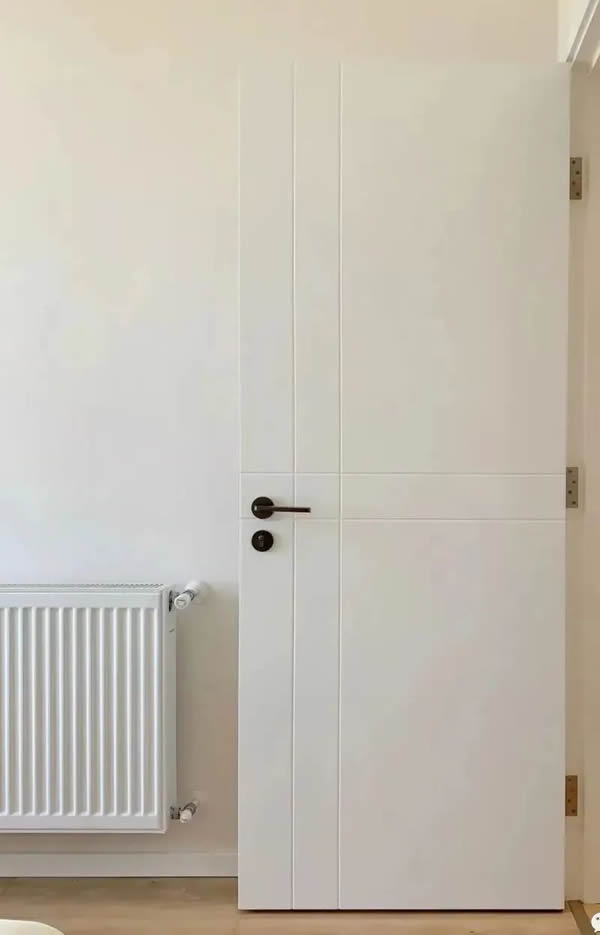 琦鼎木门 |​ 线条轻点于门扇之上，结合纯色通透细腻的门扇，造就无敌百搭的高颜值木门。