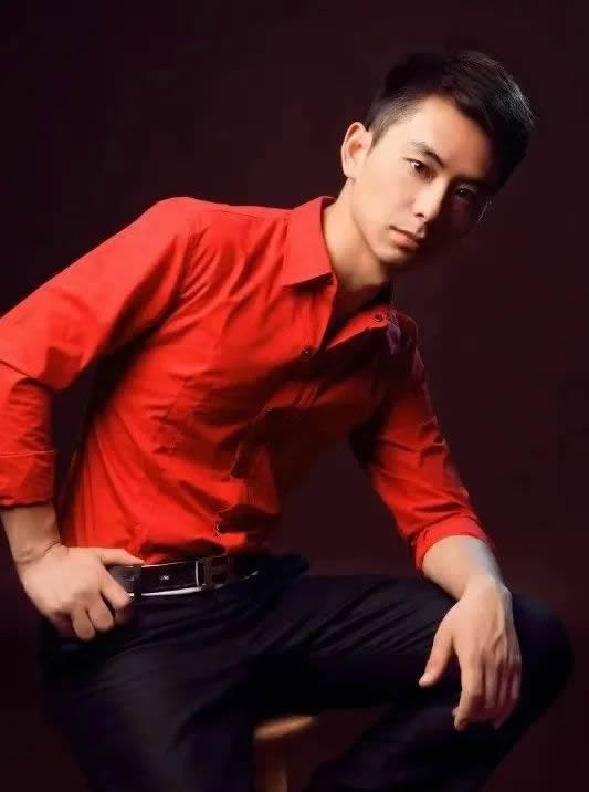 尚佰高定丨有温度的客厅，收获爱与陪伴的家居空间