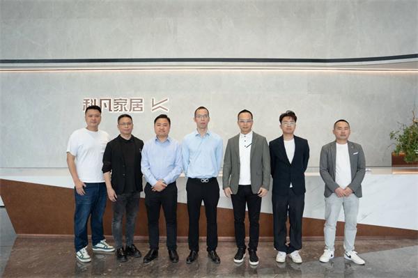 科凡定制 | 伊之密高层莅临科凡总部考察交流，共探发展新机遇