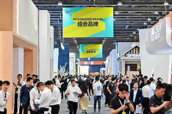 价格战陷入 “囚徒困境”：行业被严重透支，出路何在？ 三月的羊城，展会扎堆，你方唱罢我登场。在第14届广州定制家居展暨轻高定展现场，由