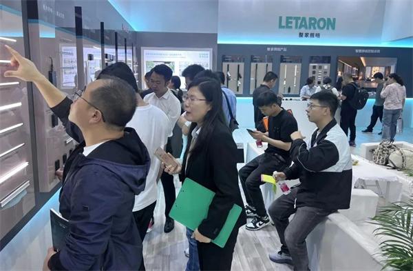 展商风采 | 以光定义品质生活，擎洲光电广州定制家居展完美收官！